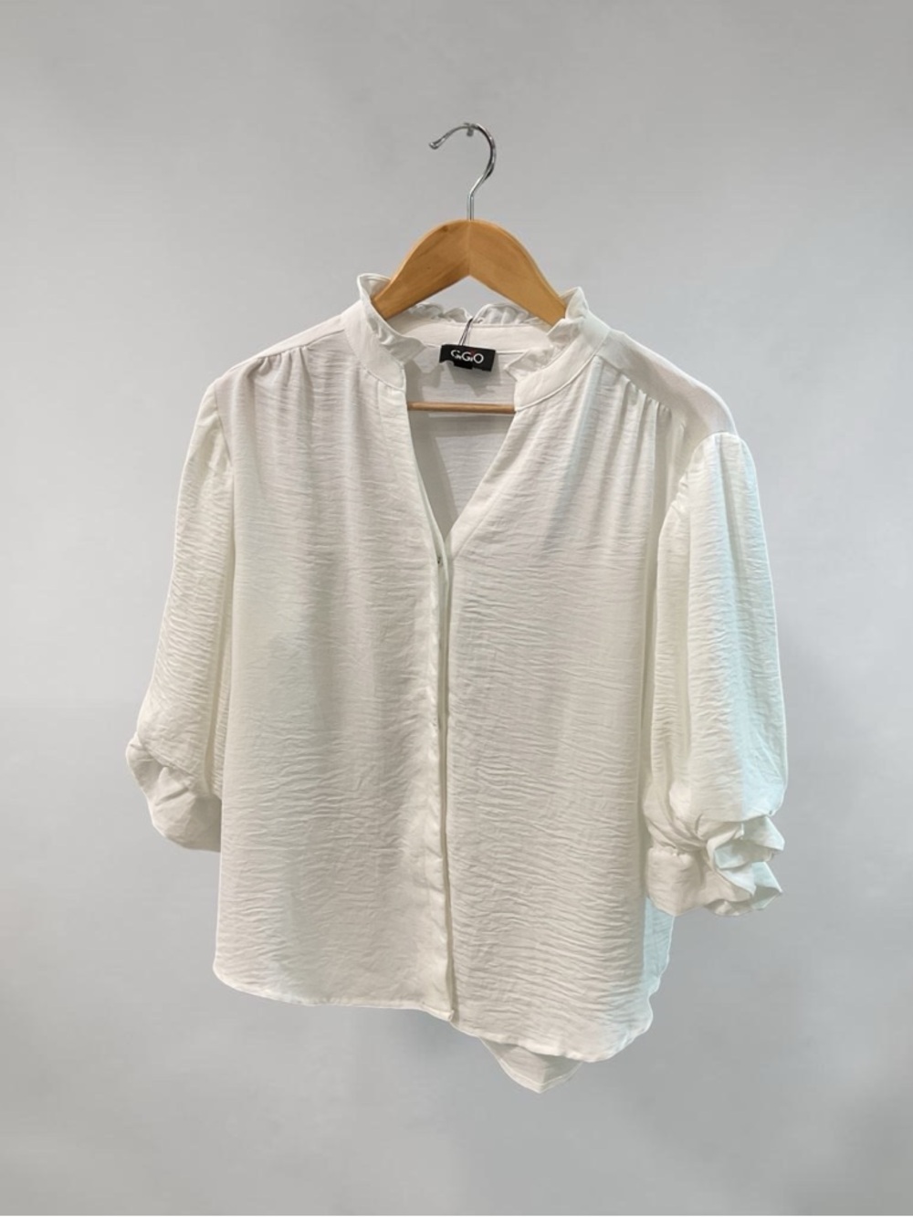 NWT White Textured V-Neck Blouse
